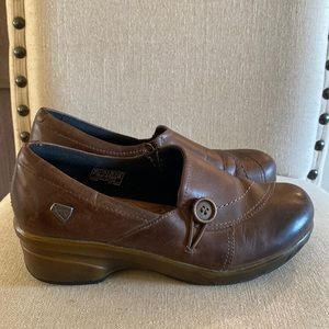 Keen Mora Leather Button Casual Shoes Slip On Brown Size 7